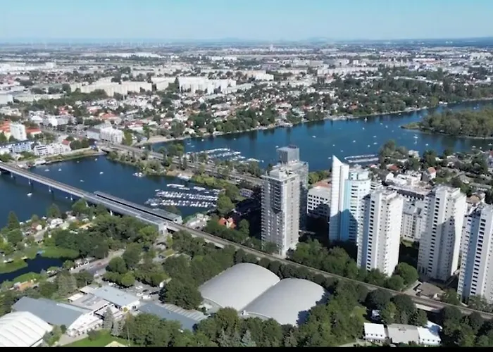 Danubeloft, Panoramic Skyview, Metro, Vic Apartmán *